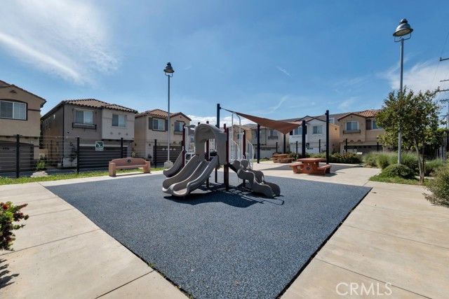 14902 W Navarre, Sylmar (los Angeles), CA 91342