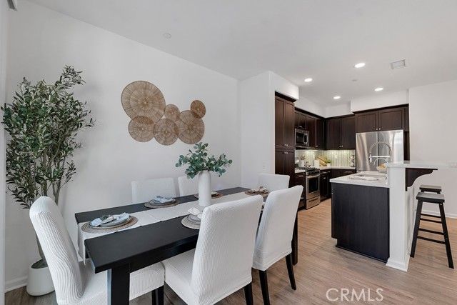 14902 W Navarre, Sylmar (los Angeles), CA 91342