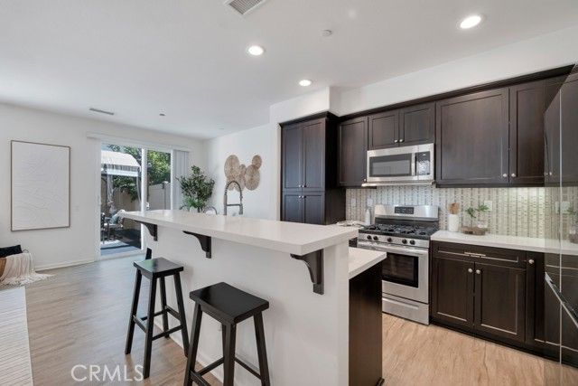 14902 W Navarre, Sylmar (los Angeles), CA 91342