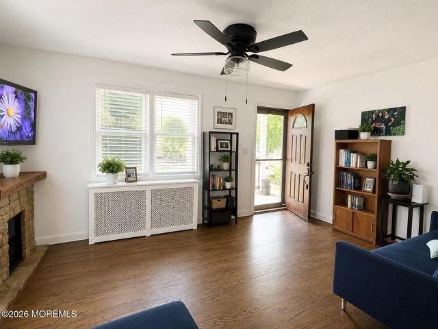107 Clinton Place, Tinton Falls, NJ 07724