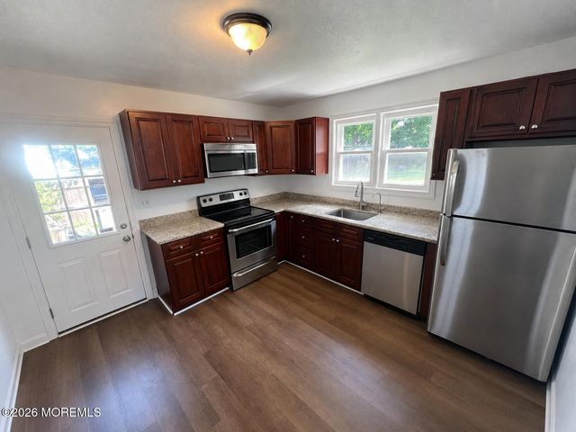 107 Clinton Place, Tinton Falls, NJ 07724