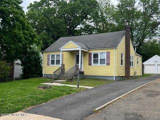 107 Clinton Place, Tinton Falls, NJ 07724