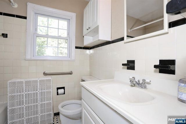 1806 Palisade Avenue, Teaneck, NJ 07666
