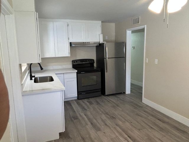 726 E 3rd Avenue, Mesa, AZ 85204