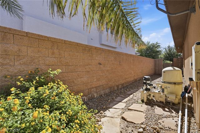 7324 Bugler Swan Way, North Las Vegas, NV 89084