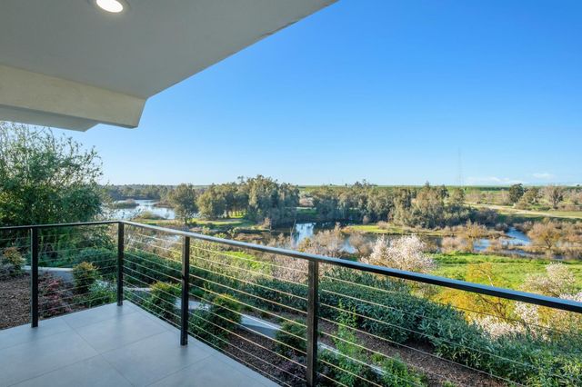 1230 W Moraga Road, Fresno, CA 93711