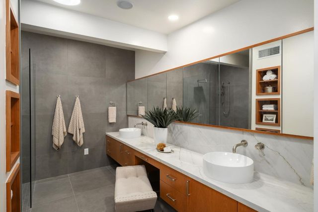 1230 W Moraga Road, Fresno, CA 93711