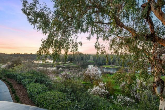 1230 W Moraga Road, Fresno, CA 93711