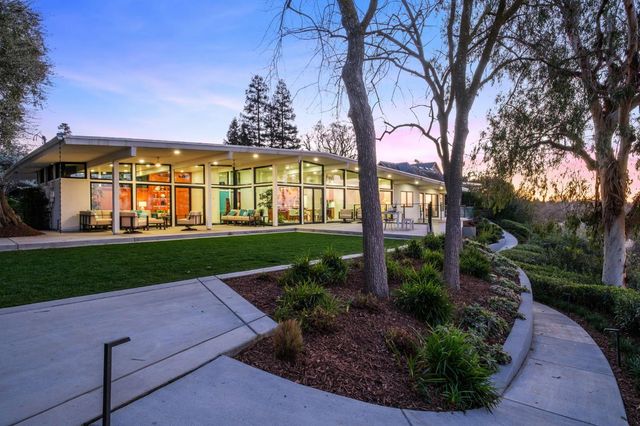 1230 W Moraga Road, Fresno, CA 93711