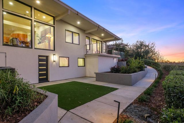 1230 W Moraga Road, Fresno, CA 93711