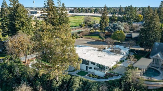 1230 W Moraga Road, Fresno, CA 93711