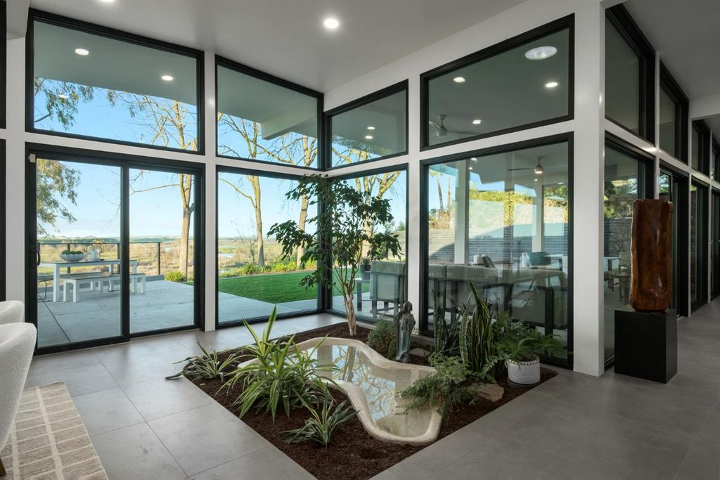 Image 12 of property listing at 1230 W Moraga Road, Fresno, CA 93711