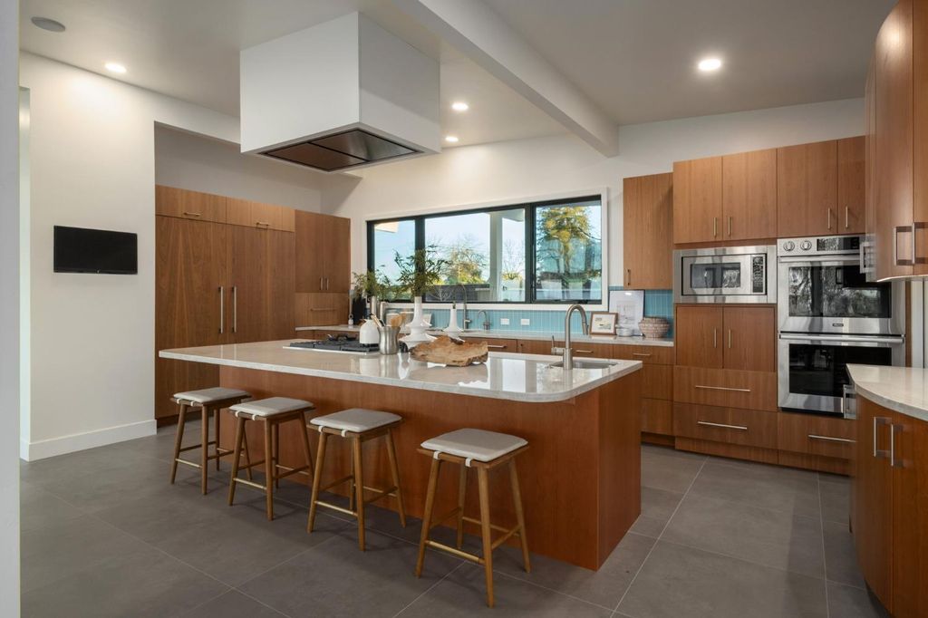 Image 19 of property listing at 1230 W Moraga Road, Fresno, CA 93711