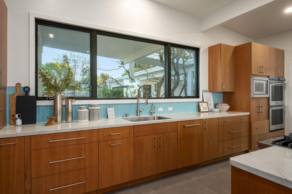 Image 20 of property listing at 1230 W Moraga Road, Fresno, CA 93711