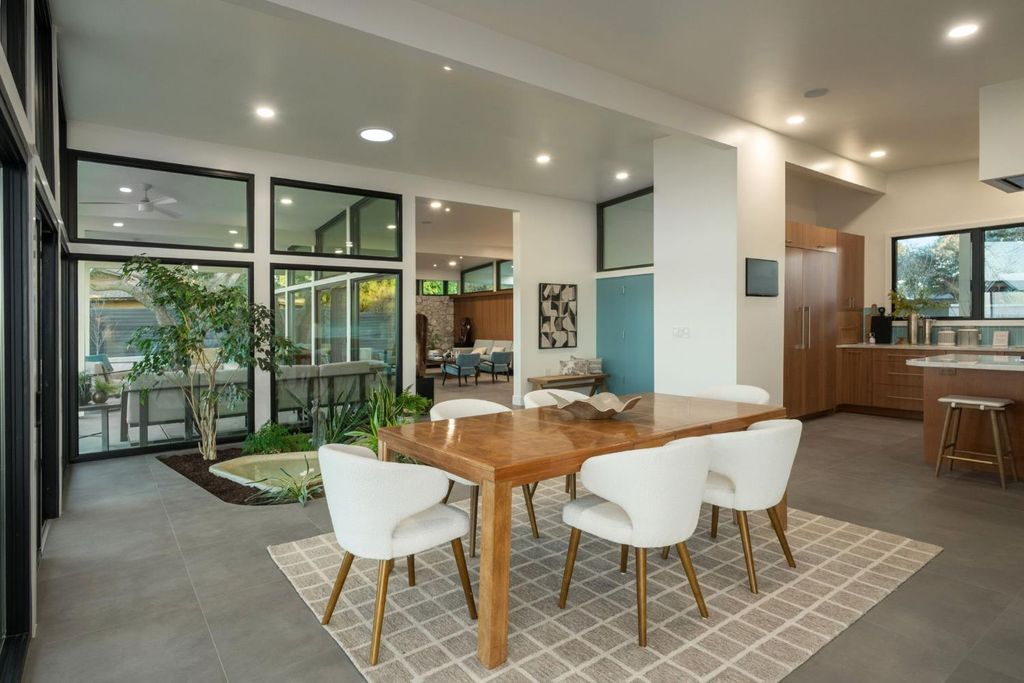 Image 24 of property listing at 1230 W Moraga Road, Fresno, CA 93711