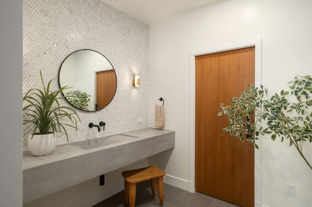 Image 28 of property listing at 1230 W Moraga Road, Fresno, CA 93711