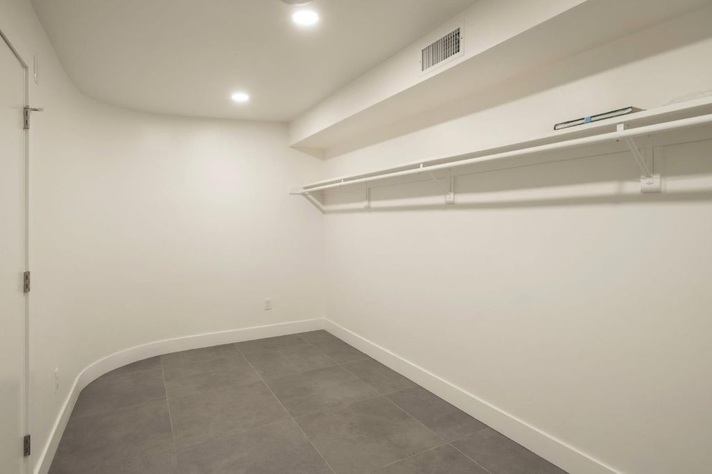 Image 33 of property listing at 1230 W Moraga Road, Fresno, CA 93711