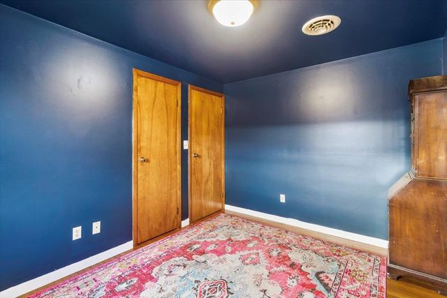 555 Northwest Hill Road, Pownal, VT 05261