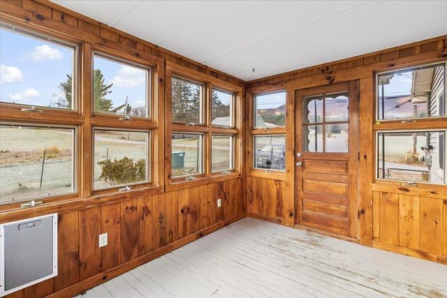 555 Northwest Hill Road, Pownal, VT 05261