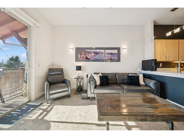 400 Ne 100TH Ave 406, Portland, OR 97220