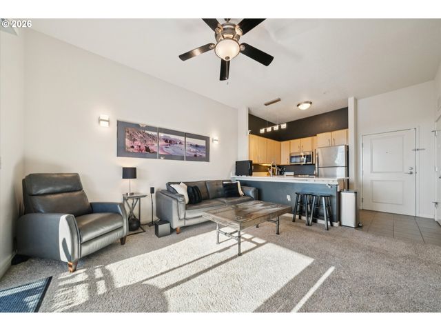 400 Ne 100TH Ave 406, Portland, OR 97220