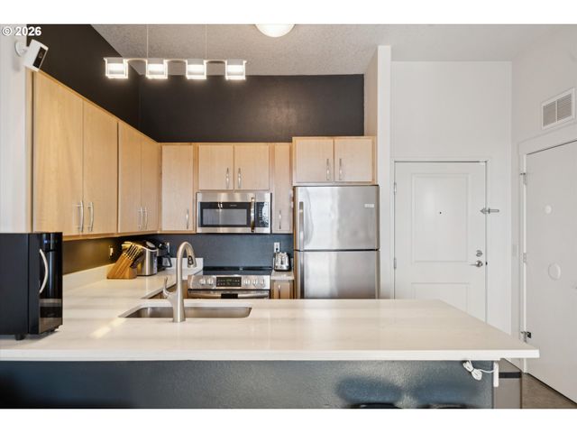 400 Ne 100TH Ave 406, Portland, OR 97220