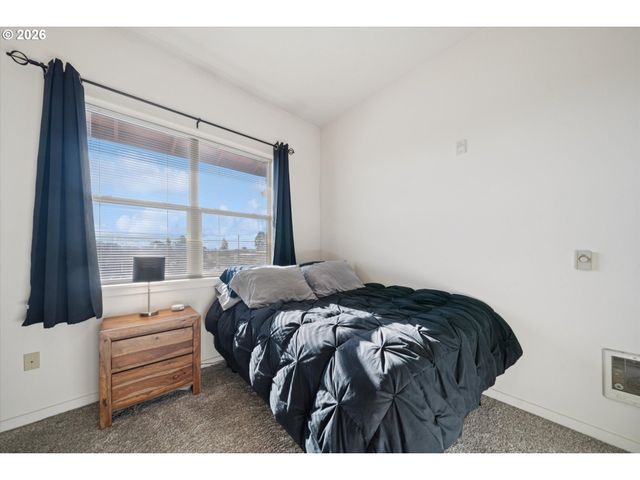 400 Ne 100TH Ave 406, Portland, OR 97220