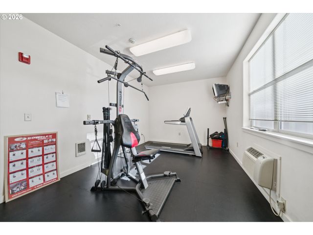 400 Ne 100TH Ave 406, Portland, OR 97220