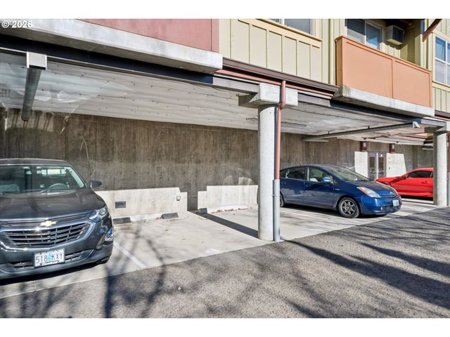 400 Ne 100TH Ave 406, Portland, OR 97220