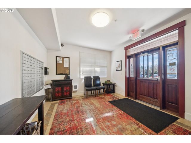 400 Ne 100TH Ave 406, Portland, OR 97220