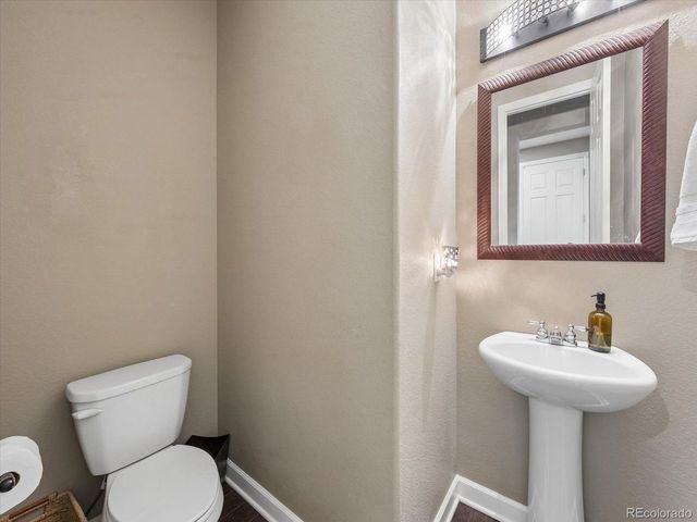 6320 S Langdale Way, Aurora, CO 80016