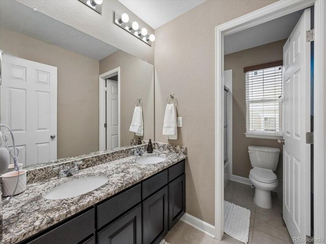 6320 S Langdale Way, Aurora, CO 80016
