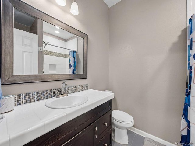 6320 S Langdale Way, Aurora, CO 80016