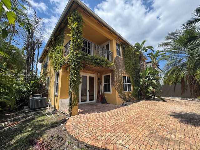 2155 SW 156th Ct, Miami, FL 33185