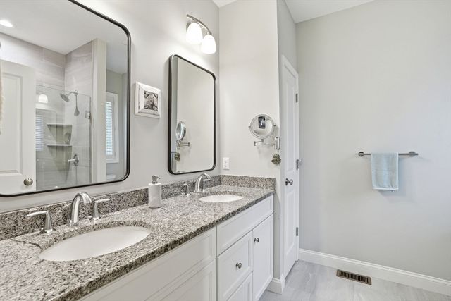 6 Ivy Ln, Plymouth, MA 02360