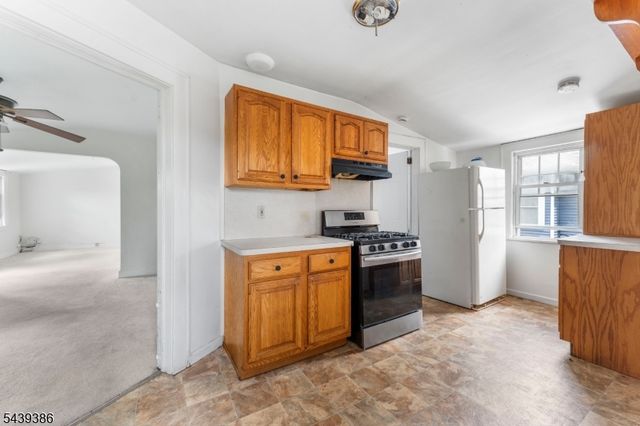 72 Minerva Ave, Hawthorne Boro, NJ 07506
