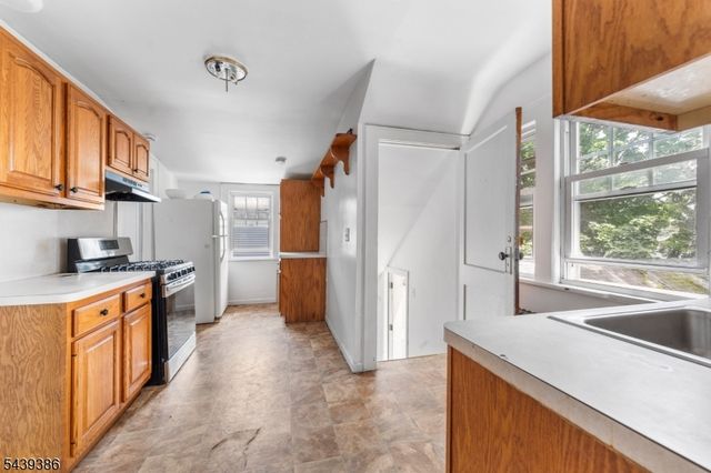 72 Minerva Ave, Hawthorne Boro, NJ 07506