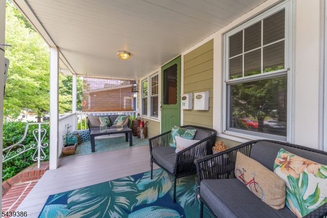 72 Minerva Ave, Hawthorne Boro, NJ 07506
