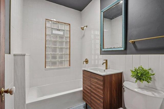 3421 N Fratney STREET, Milwaukee, WI 53212