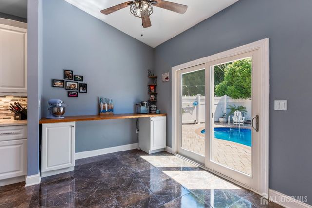 27 Pacific Avenue, Bayville, NJ 08721