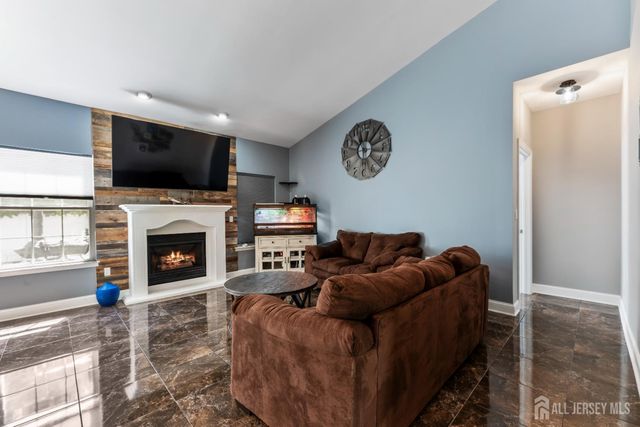 27 Pacific Avenue, Bayville, NJ 08721