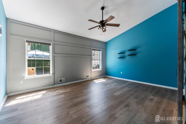 27 Pacific Avenue, Bayville, NJ 08721