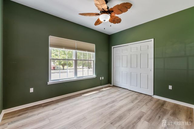 27 Pacific Avenue, Bayville, NJ 08721