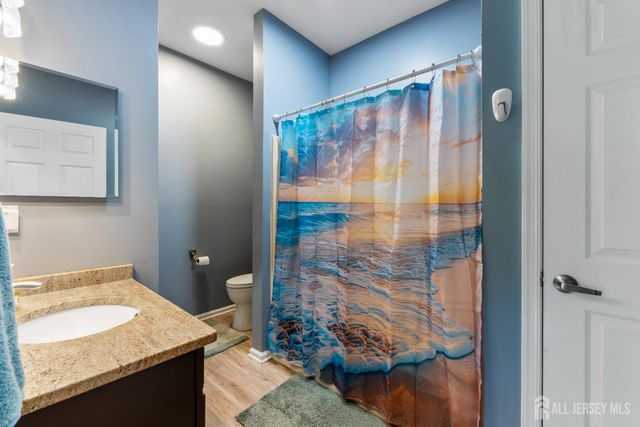 27 Pacific Avenue, Bayville, NJ 08721