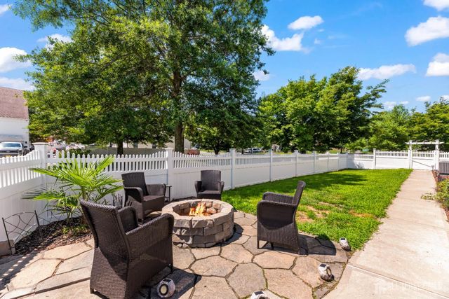 27 Pacific Avenue, Bayville, NJ 08721