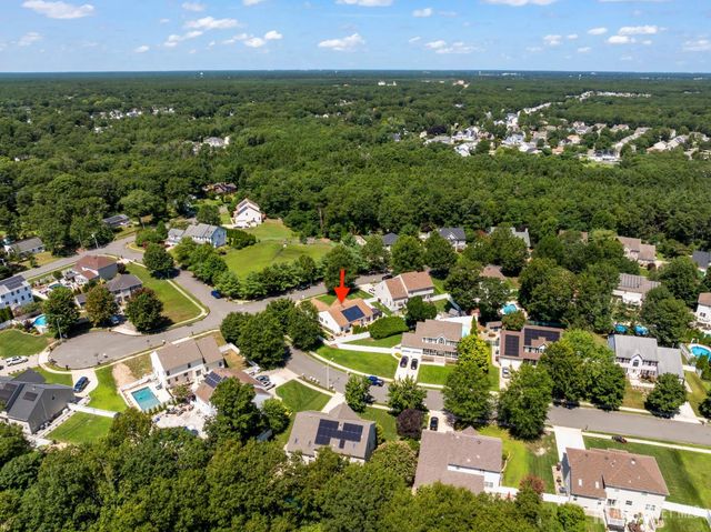 27 Pacific Avenue, Bayville, NJ 08721