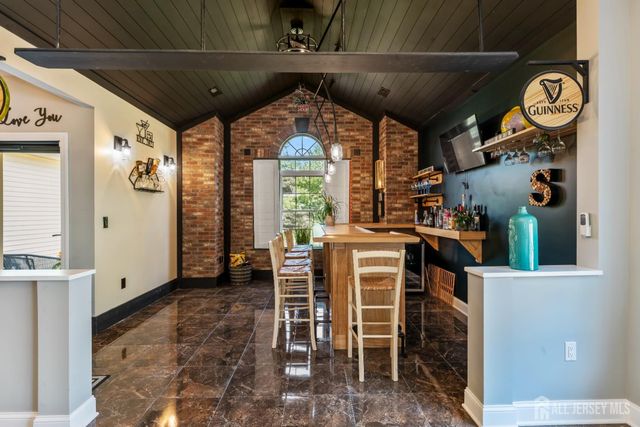 27 Pacific Avenue, Bayville, NJ 08721