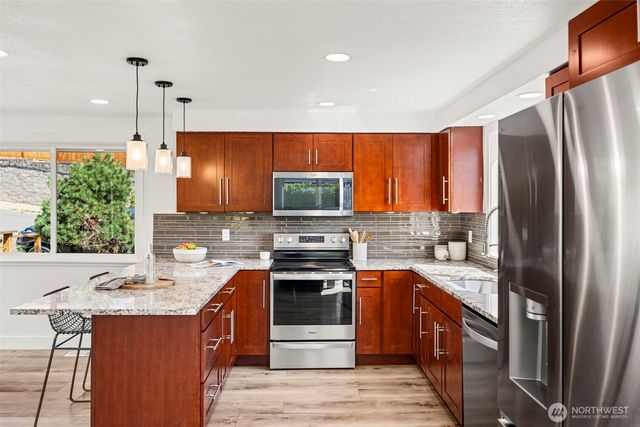18217 62nd Avenue NE, Kenmore, WA 98028