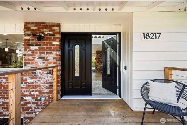 18217 62nd Avenue NE, Kenmore, WA 98028