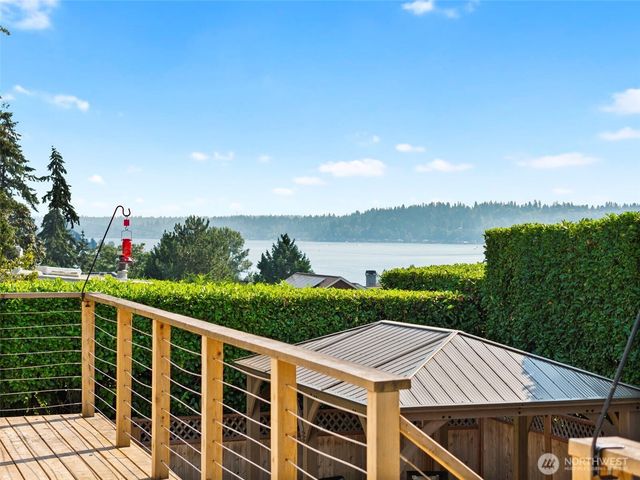 18217 62nd Avenue NE, Kenmore, WA 98028